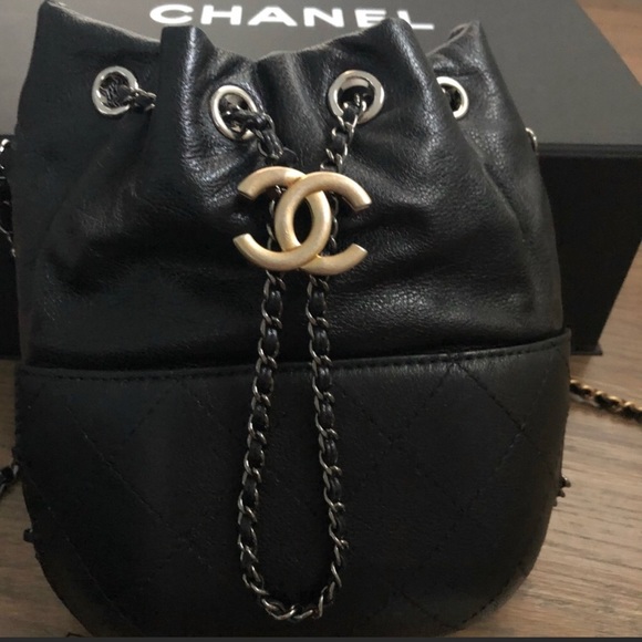 100% Authentic Chanel Crossbody Bag - Picture 1 of 8